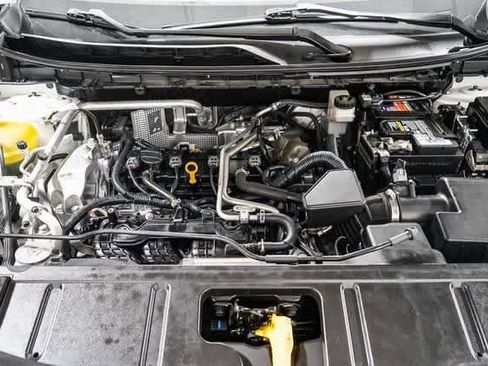 Used 2021 Nissan Rogue SV image 27