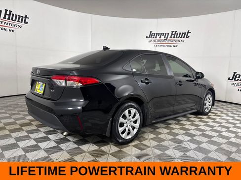 Used 2026 Toyota Corolla LE FWD image 6