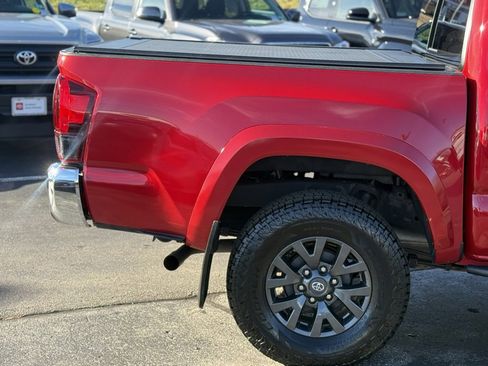 Certified 2022 Toyota Tacoma SR5 image 9