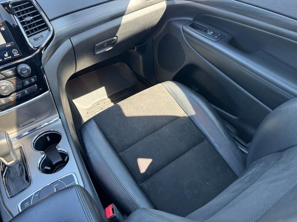 Used 2019 Jeep Grand Cherokee Altitude AWD/4WD image 15