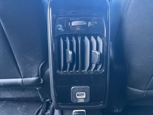 Used 2025 Jeep Compass Limited image 27