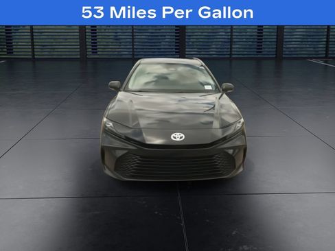 Used 2025 Toyota Camry LE FWD image 3