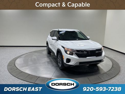 New 2026 Kia Seltos LX FWD image 3