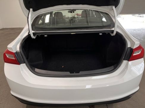 Used 2023 Chevrolet Malibu LT image 16