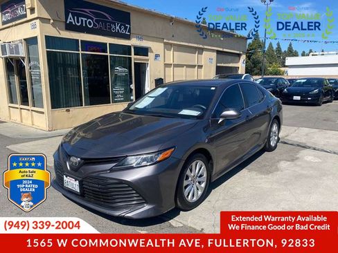 Used 2018 Toyota Camry LE FWD image 6