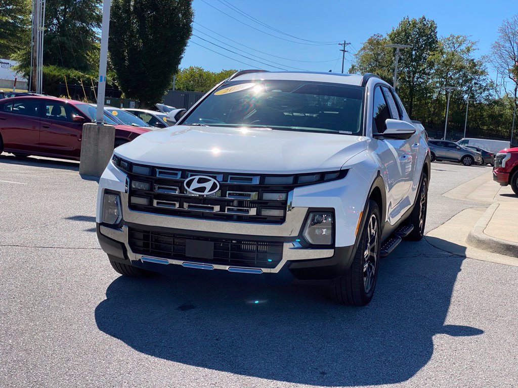 Used 2025 Hyundai Santa Cruz Limited AWD/4WD image 3