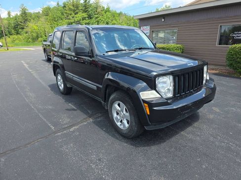 Used 2012 Jeep Liberty Sport AWD/4WD image 4