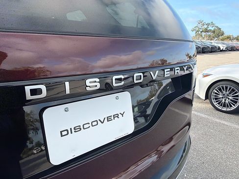 New 2026 Land Rover Discovery Limited Edition image 11