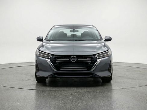Used 2025 Nissan Sentra SV image 2
