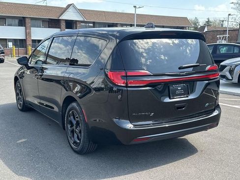 Used 2022 Chrysler Pacifica Touring-L w/ S Appearance Package FWD image 38