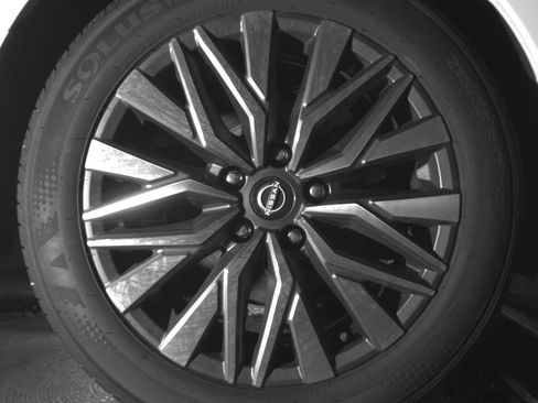 Used 2025 Nissan Altima 2.5 SV image 15