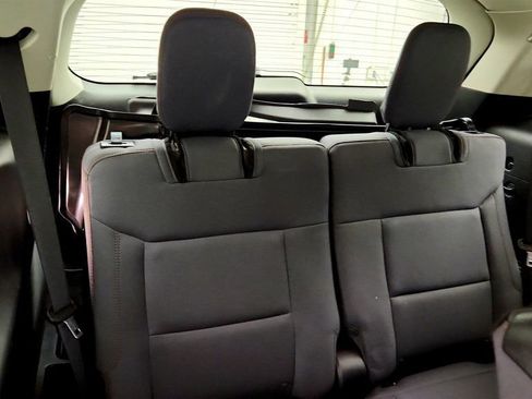 Used 2025 Ford Explorer Active AWD/4WD image 21