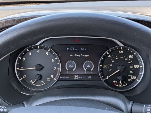 Used 2024 Nissan Frontier SV image 25