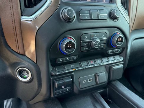 Used 2022 Chevrolet Silverado 1500 High Country w/ LPO, Dark Essentials Package AWD/4WD image 23