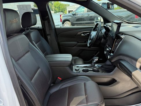Used 2023 Chevrolet Traverse High Country w/ LPO, Floor Liner Package image 33