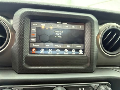 Used 2023 Jeep Gladiator Sport AWD/4WD image 21