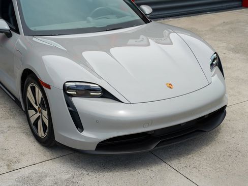 Used 2023 Porsche Taycan RWD image 6