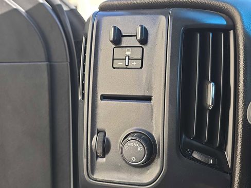 Used 2018 Chevrolet Silverado 2500 W/T w/ WT Convenience Package image 19