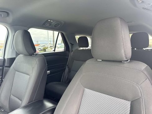 Certified 2023 Ford Explorer XLT RWD image 24