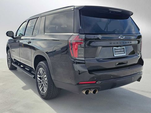 Used 2025 Chevrolet Suburban Z71 image 5
