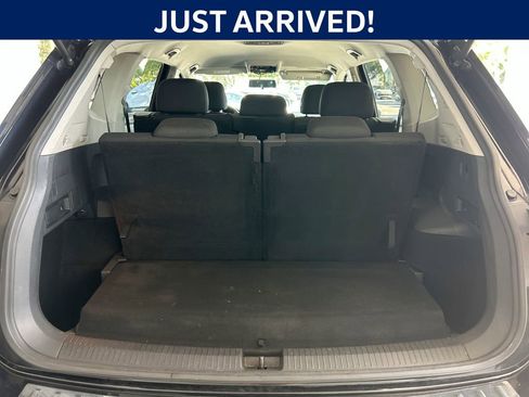Used 2020 Volkswagen Tiguan S image 32