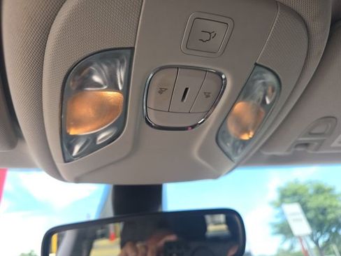 Used 2018 Jeep Compass Latitude FWD image 22