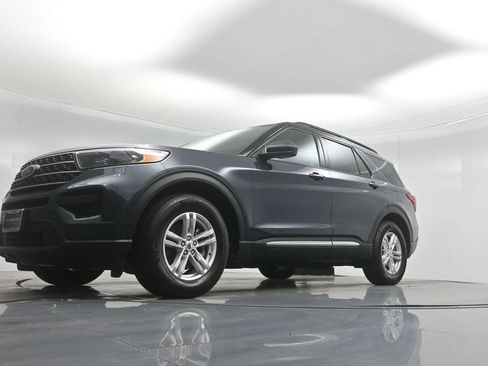 Certified 2022 Ford Explorer XLT image 47