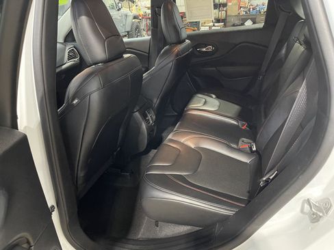 Used 2022 Jeep Cherokee Trailhawk w/ Technology Group image 24