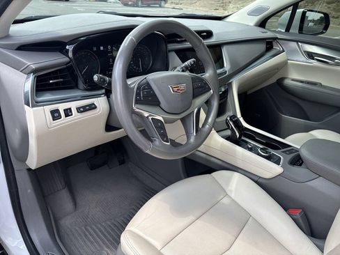 Used 2022 Cadillac XT5 Premium Luxury w/ Technology Package AWD/4WD image 13