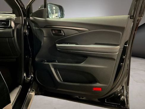 Used 2025 Honda Passport TrailSport image 29