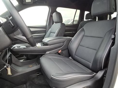 Used 2026 Buick Enclave Preferred FWD image 9