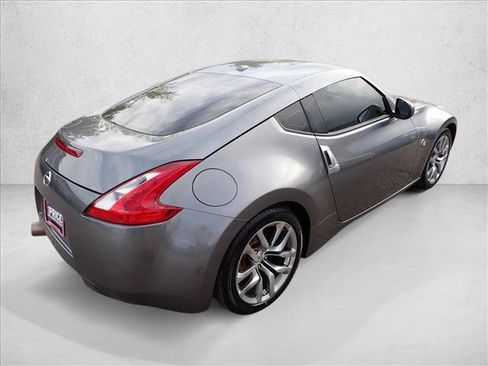Used 2014 Nissan 370Z Touring w/ Navigation Package RWD image 4