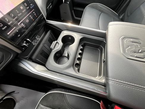 New 2026 RAM 2500 Laramie AWD/4WD image 29