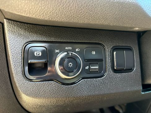 Used 2021 Mercedes-Benz Sprinter 2500 image 12