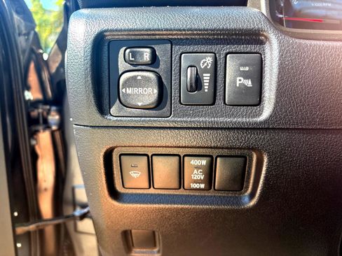 Used 2016 Toyota 4Runner Limited image 18