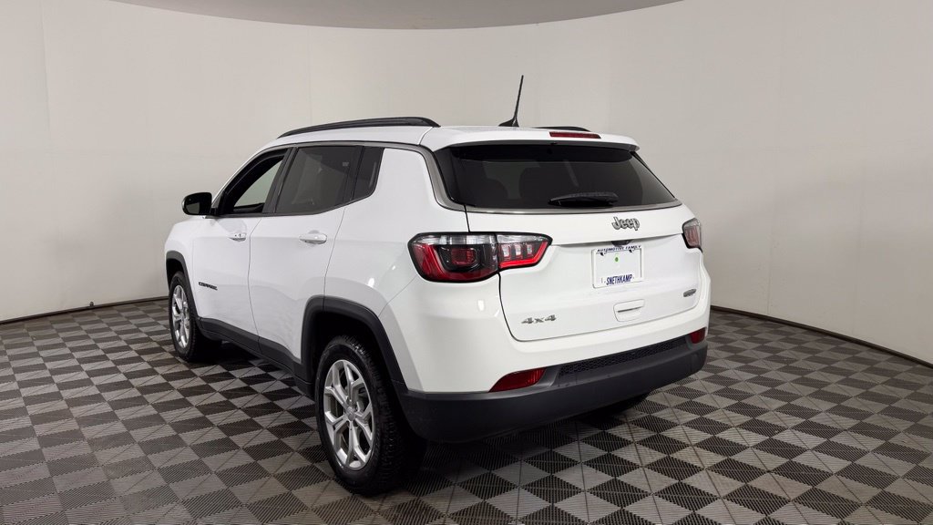 Used 2024 Jeep Compass Latitude AWD/4WD image 6