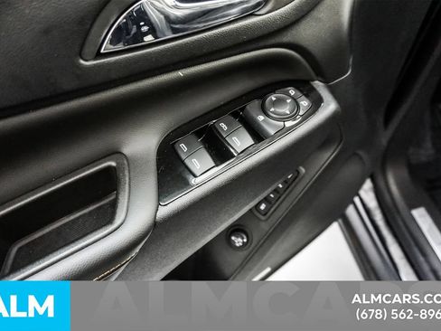 Used 2023 Chevrolet Equinox Premier FWD image 46