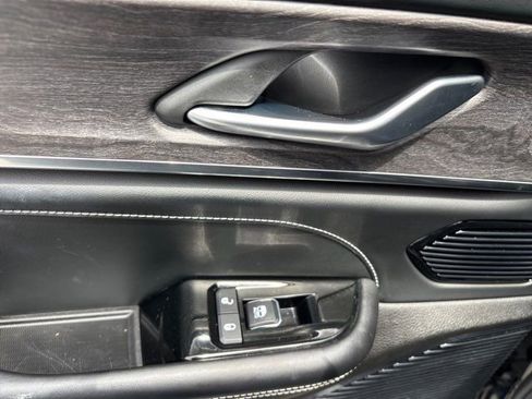 Used 2022 Jeep Grand Cherokee L Overland w/ Luxury Tech Group IV image 32