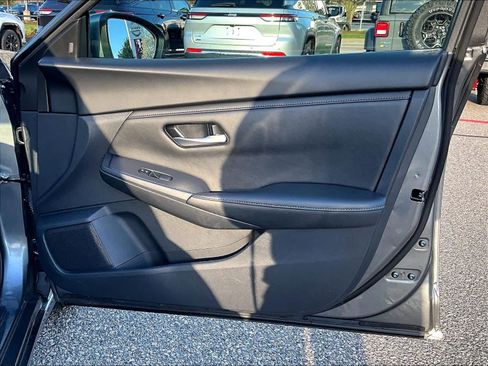 Used 2024 Nissan Sentra SV image 12