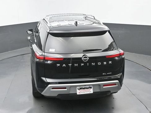 Used 2025 Nissan Pathfinder SL AWD/4WD image 32