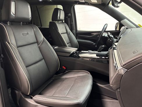 Used 2023 Cadillac Escalade Sport w/ LPO, ONYX Package AWD/4WD image 31