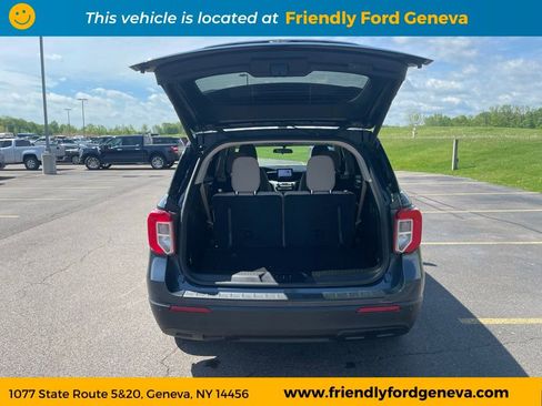 Used 2023 Ford Explorer XLT AWD/4WD image 10