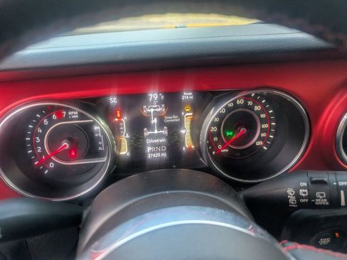 Used 2020 Jeep Wrangler Unlimited Rubicon w/ Dual Top Group AWD/4WD image 13