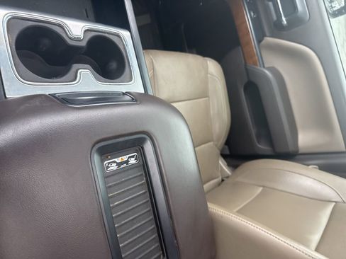 Used 2018 GMC Sierra 2500 SLT w/ Duramax Plus Package AWD/4WD image 15
