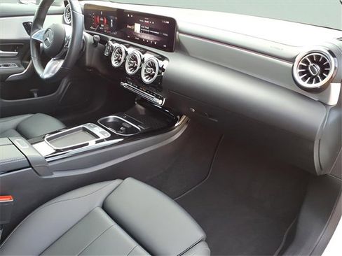 Used 2025 Mercedes-Benz CLA 250 4MATIC image 19