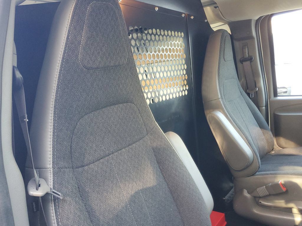 Used 2025 Chevrolet Express 2500 w/ Driver Convenience Package RWD image 10