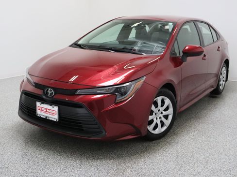 Certified 2025 Toyota Corolla LE FWD image 2