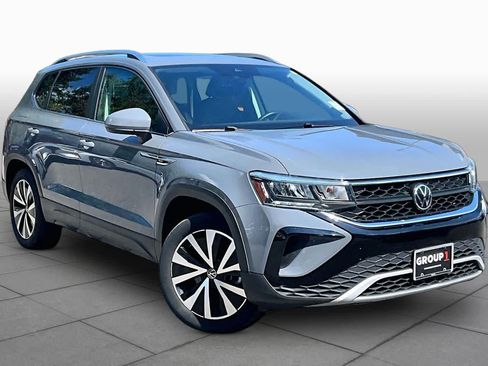 Used 2023 Volkswagen Taos SE AWD/4WD image 3