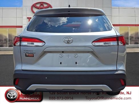 Used 2023 Toyota Corolla Cross L FWD image 5