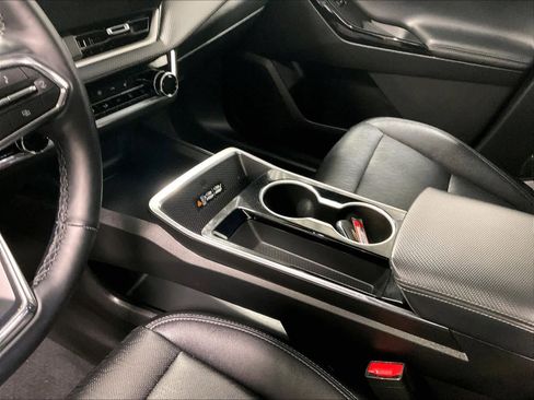 Used 2025 Chevrolet Equinox LT w/ Convenience Package II image 20